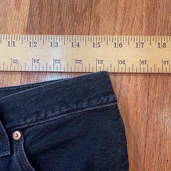 Levi’s 501 Black Women’s Shorts Cut Offs Raw Hem ButtonFly Size Tag 31 - Picture 6 of 13